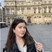 Titulaire d’une licence de droit et ancienne étudiante en classe prépa , je suis disponible pour vous accompagner vers la réussite !